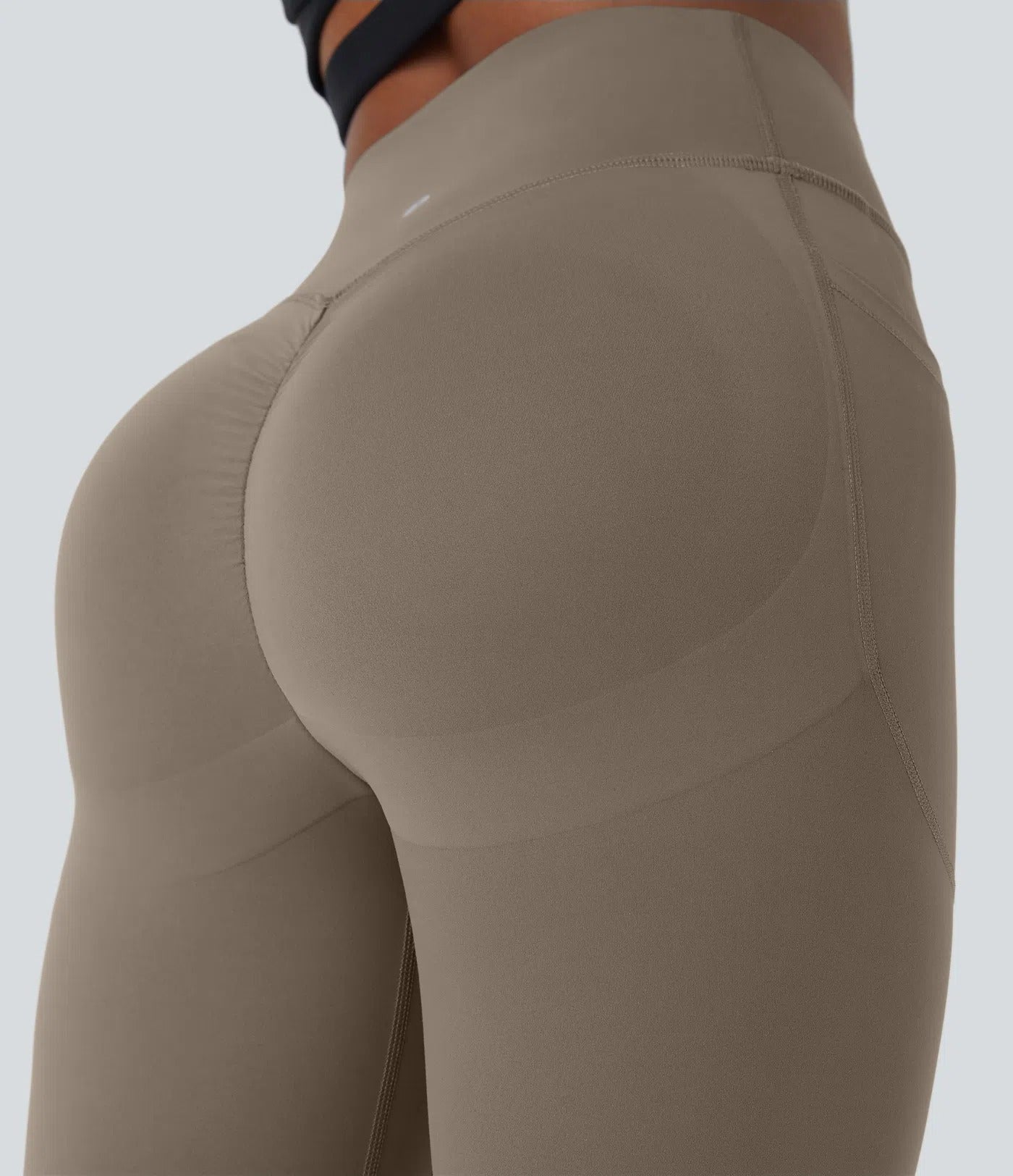 GlowLift Sculpted Leggings – Elegant Fit with Peach Effect